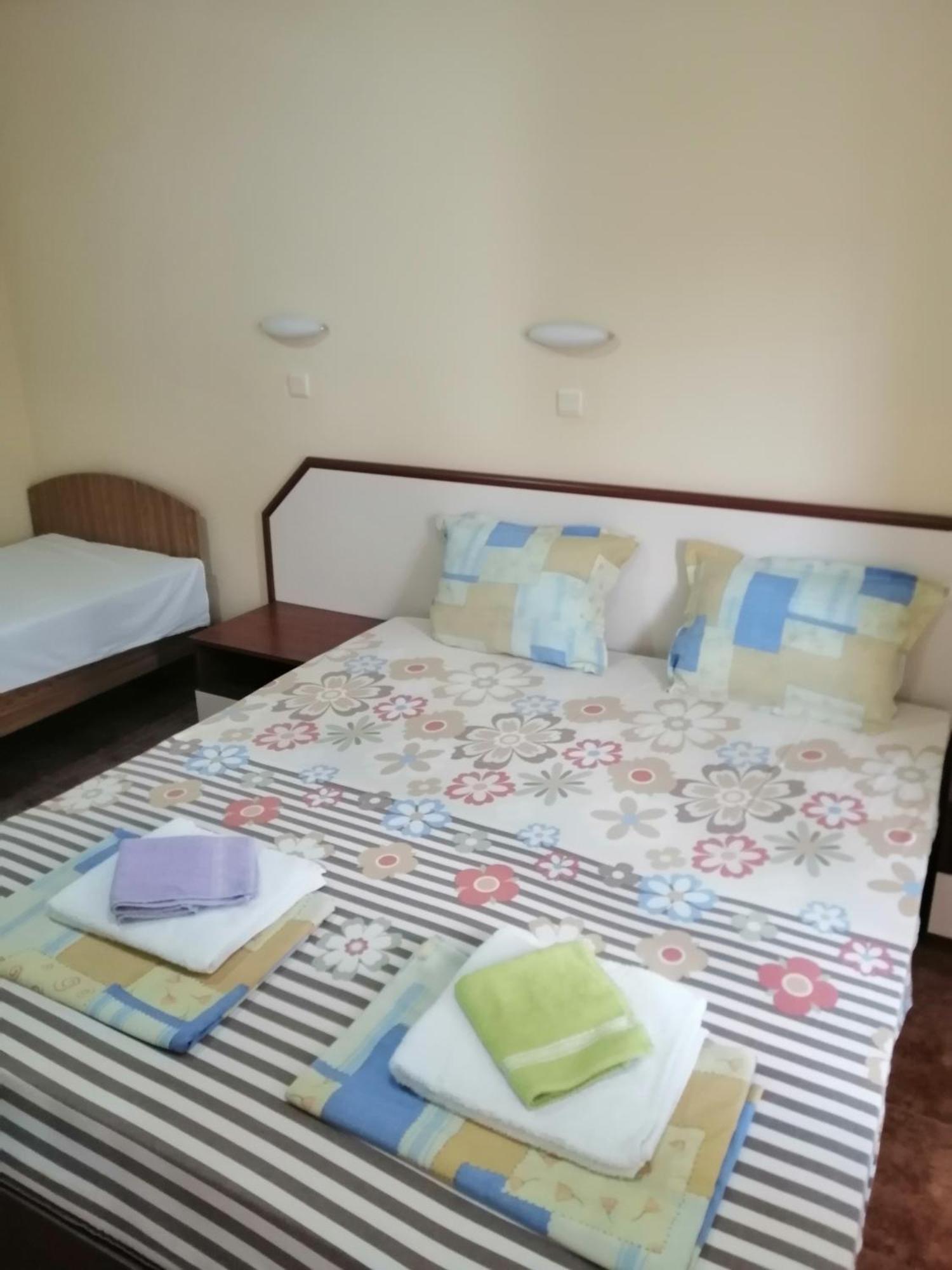 Femili Hotel Diveda Sveti Vlas Kamer foto