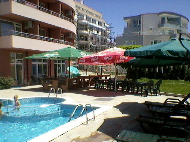 Femili Hotel Diveda Sveti Vlas Buitenkant foto
