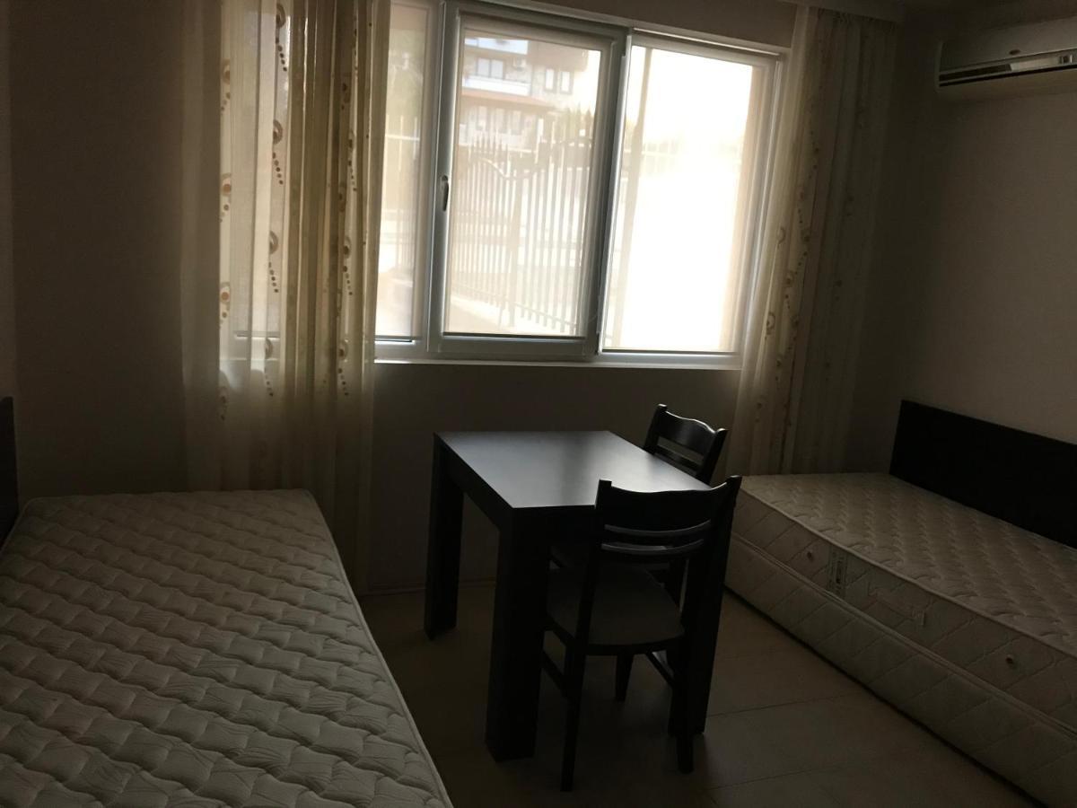 Femili Hotel Diveda Sveti Vlas Buitenkant foto